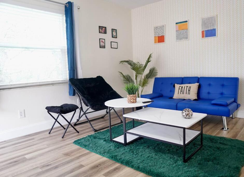 Jay'S Cozy Arts Apartment Тампа Екстериор снимка