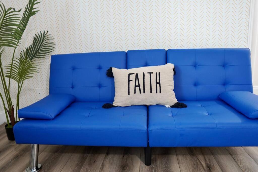 Jay'S Cozy Arts Apartment Тампа Екстериор снимка