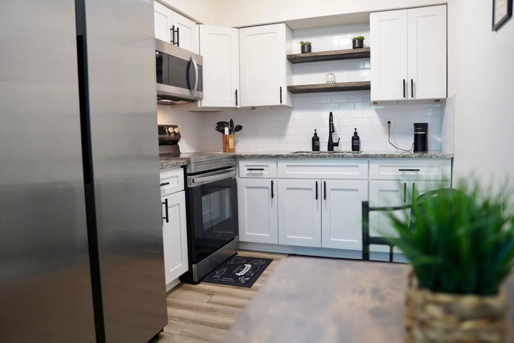 Jay'S Cozy Arts Apartment Тампа Екстериор снимка